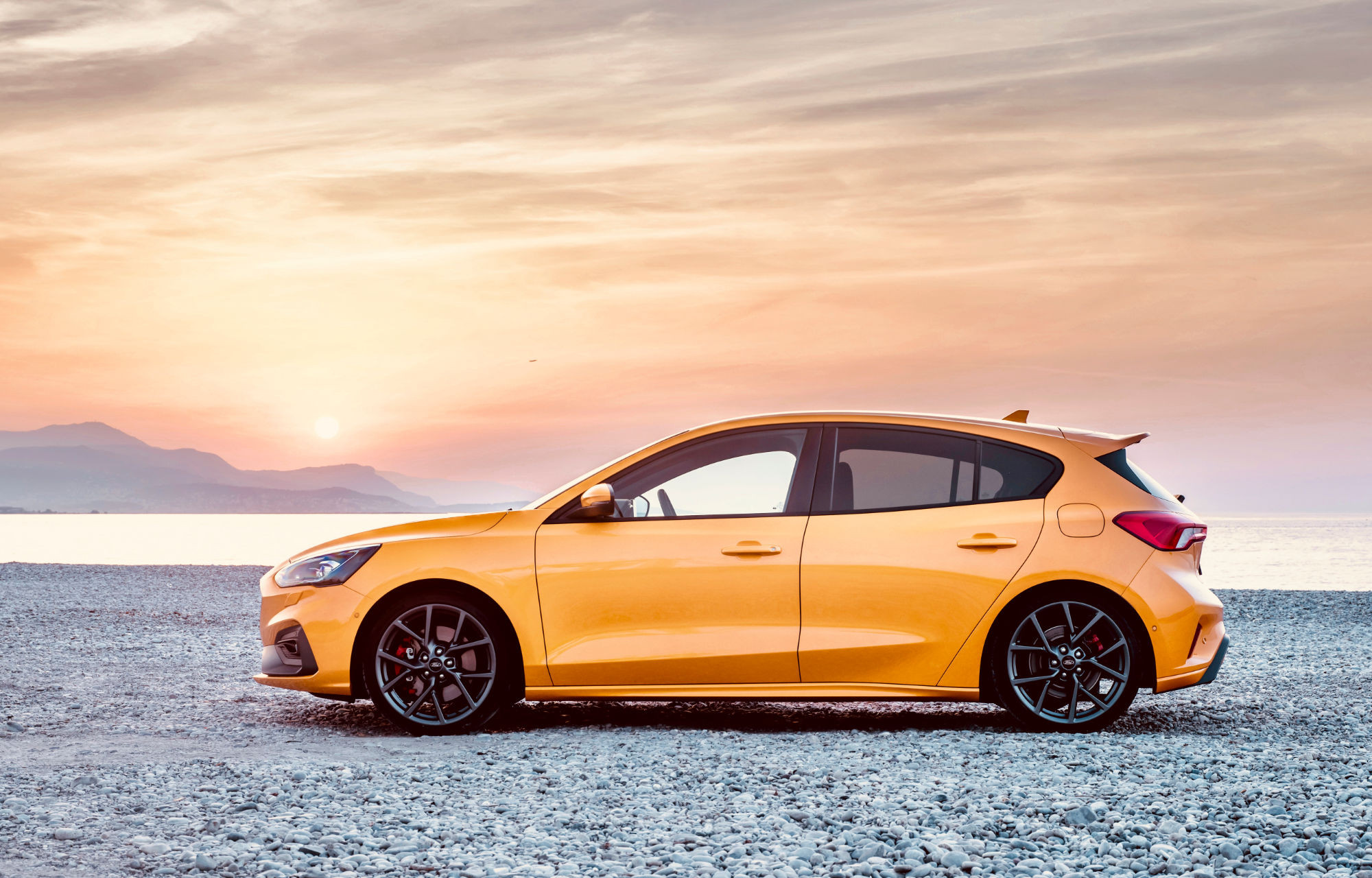 neuer Ford Focus ST Feldgarage Bütschwil 
